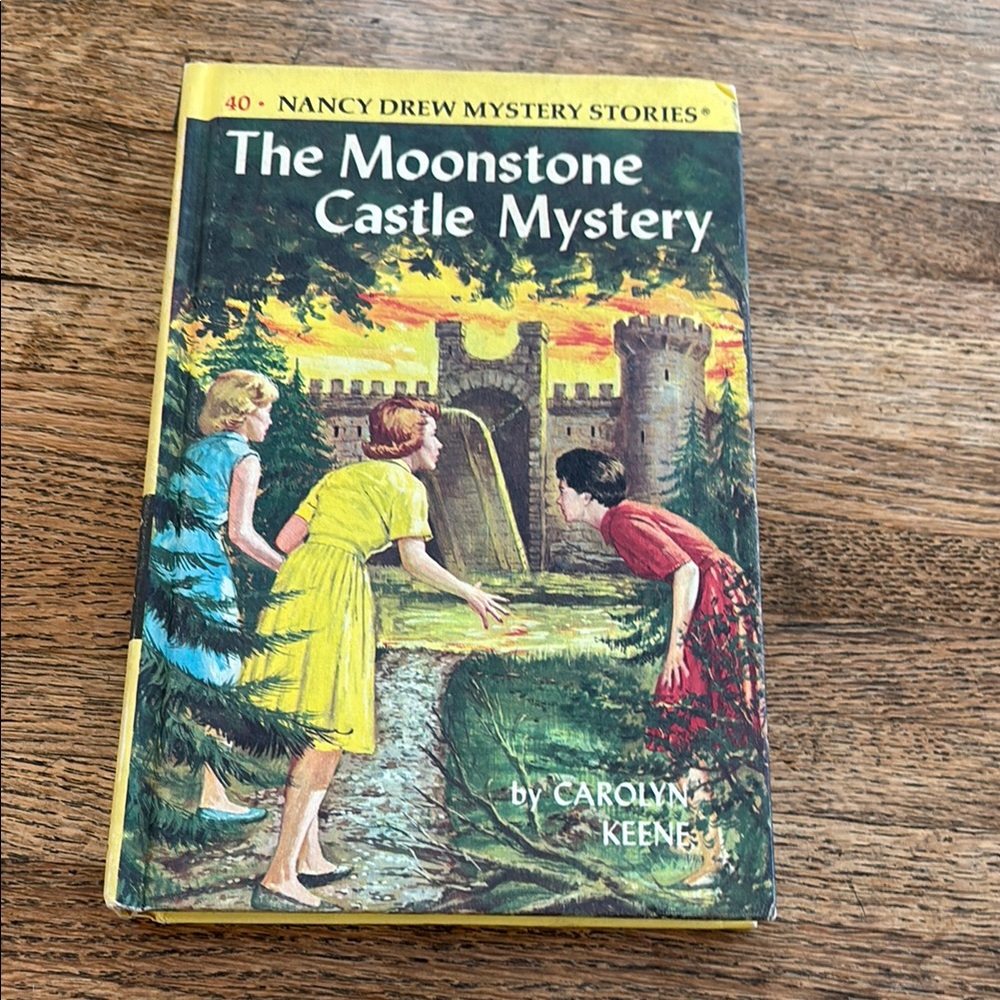 Vintage Nancy Drew Books. Six Books. 1960-1967 - Picture 4 of 16